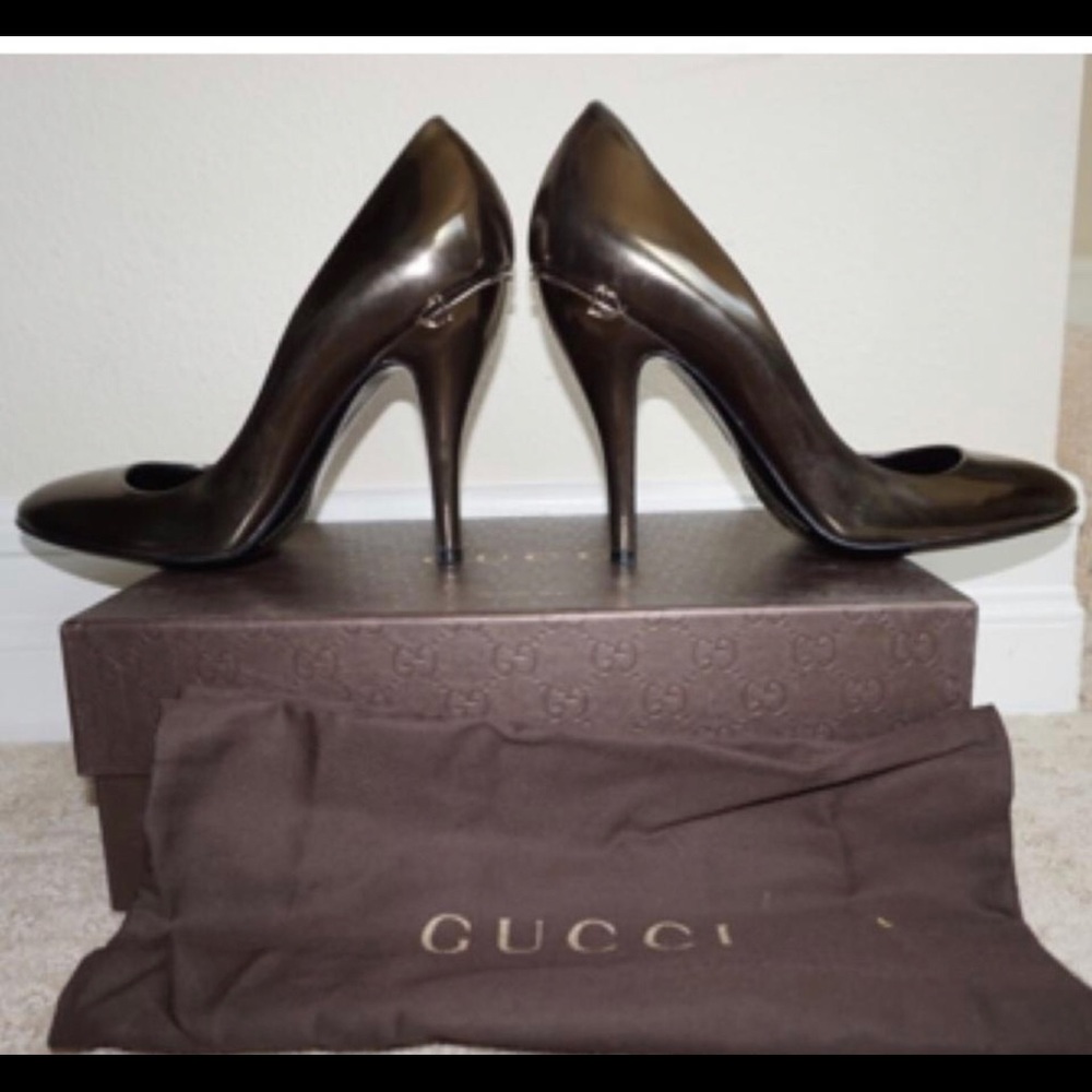 Gucci pumps